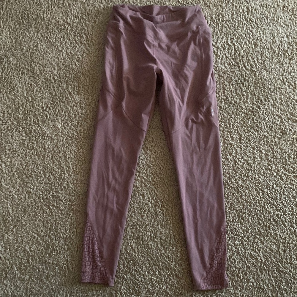 Pink athletic leggings. Medium.